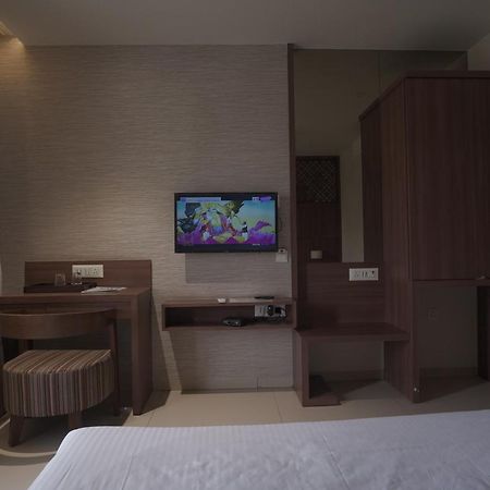 Hotel Mathoshree Thane Ngoại thất bức ảnh