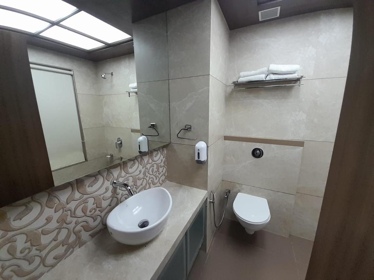 Hotel Mathoshree Thane Ngoại thất bức ảnh