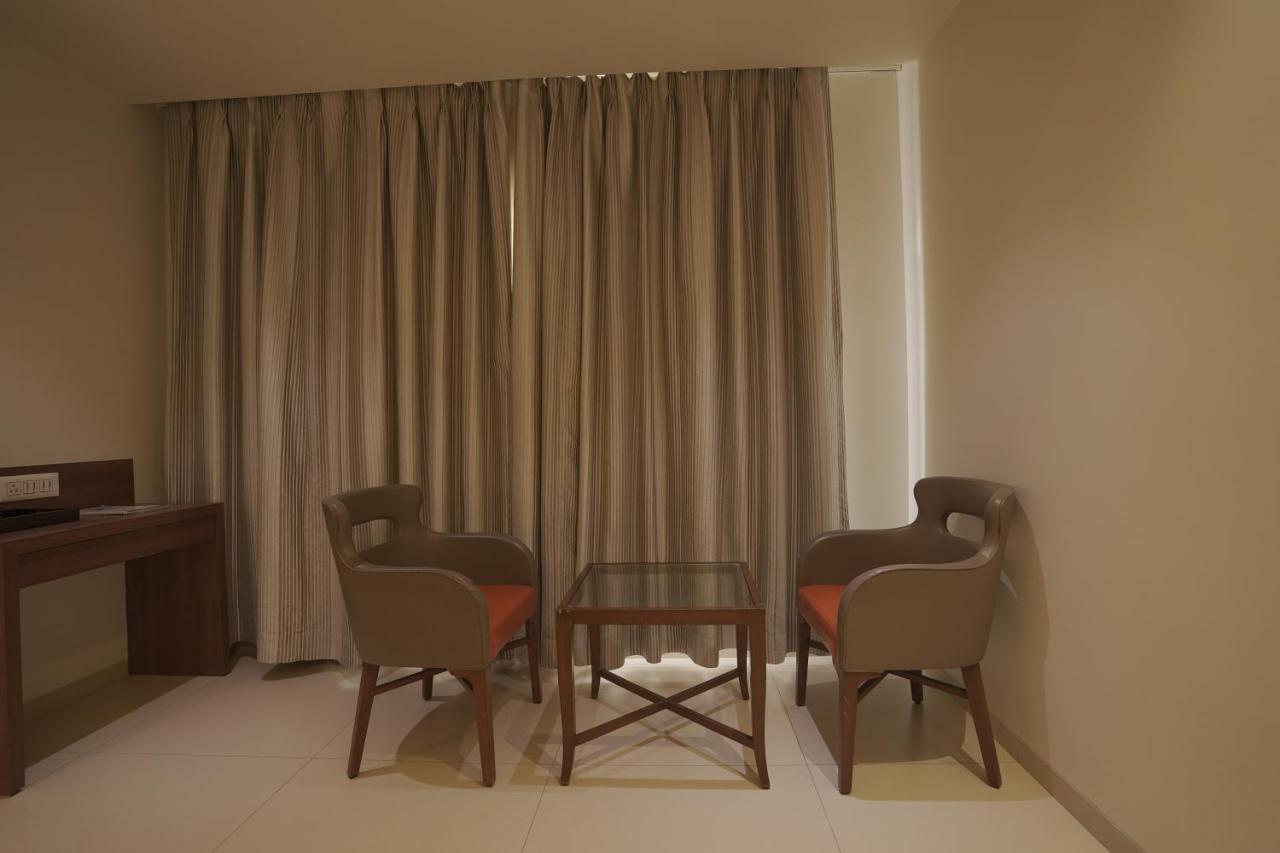 Hotel Mathoshree Thane Ngoại thất bức ảnh
