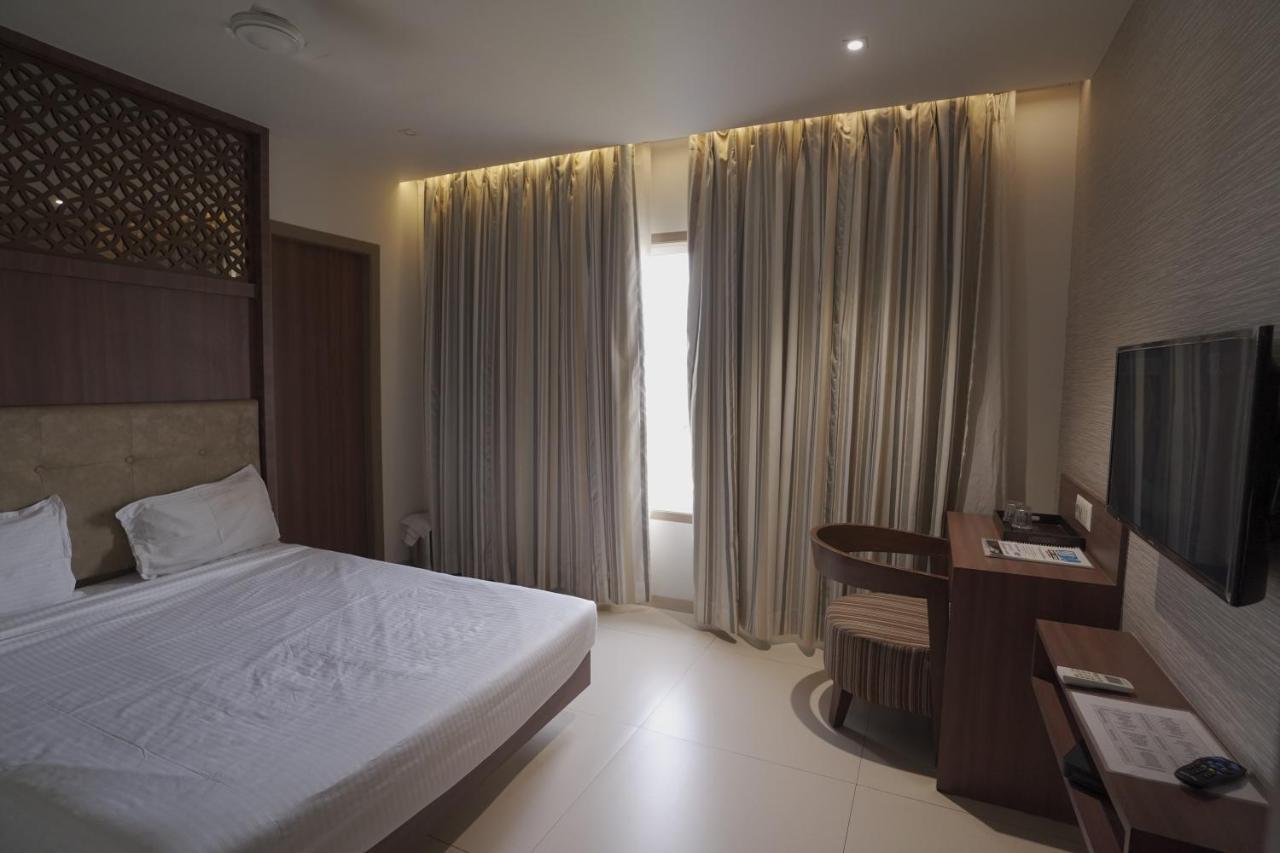Hotel Mathoshree Thane Ngoại thất bức ảnh