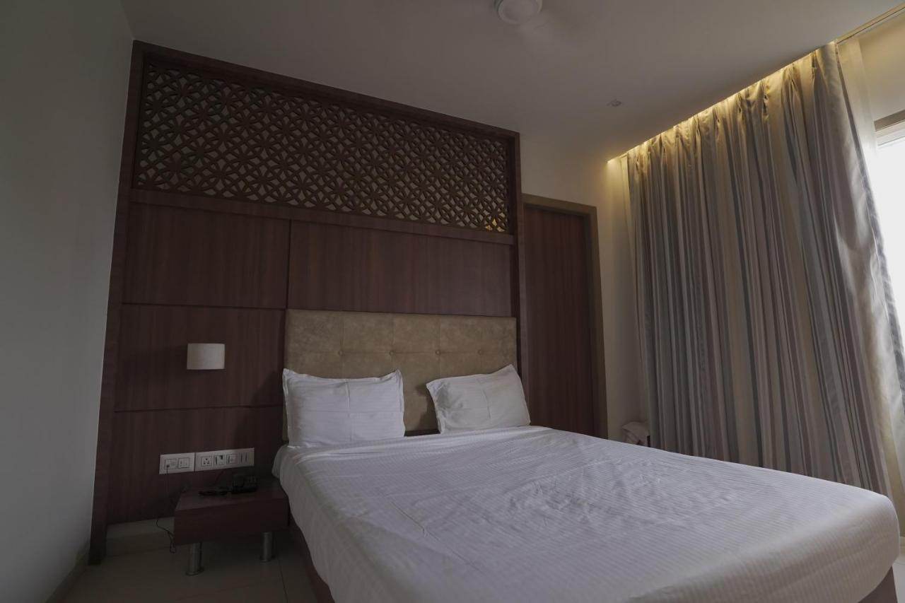 Hotel Mathoshree Thane Ngoại thất bức ảnh